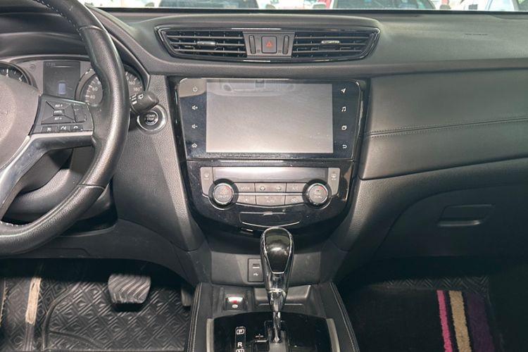 Used Nissan X-Trail 2022 2.0L Two-Wheel Drive Smart Connect Premium Edition Interior 12