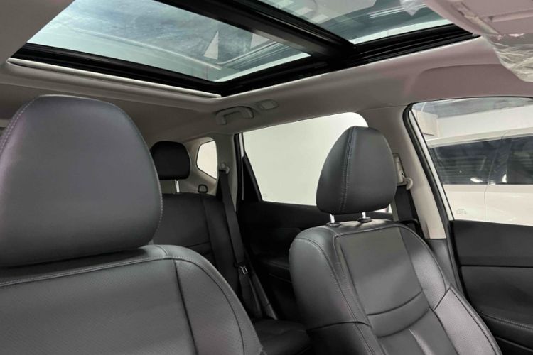 Used Nissan X-Trail 2022 Revised Version 2.0L Two-Wheel Drive Smart Connect & Comfort Edition Interior 13