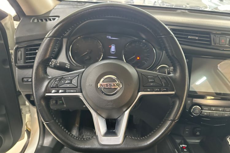 Used Nissan X-Trail 2022 2.0L Two-Wheel Drive Smart Connect Premium Edition Interior 13