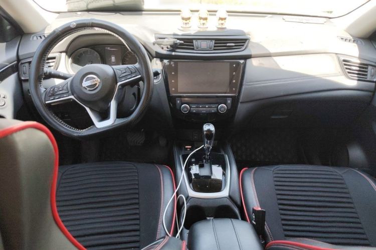 Used Nissan X-Trail 2022 2.0L Two-Wheel Drive Smart Connect Premium Edition Interior 2