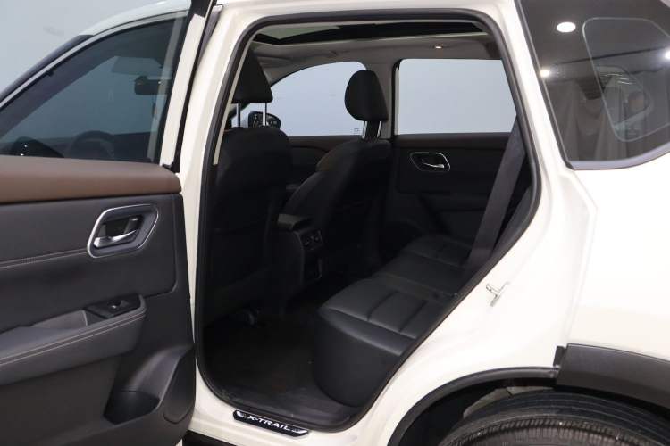 Used Nissan X-Trail 2022 VC-Turbo 300 CVT 2WD Star & Moon Limited Edition Interior 2