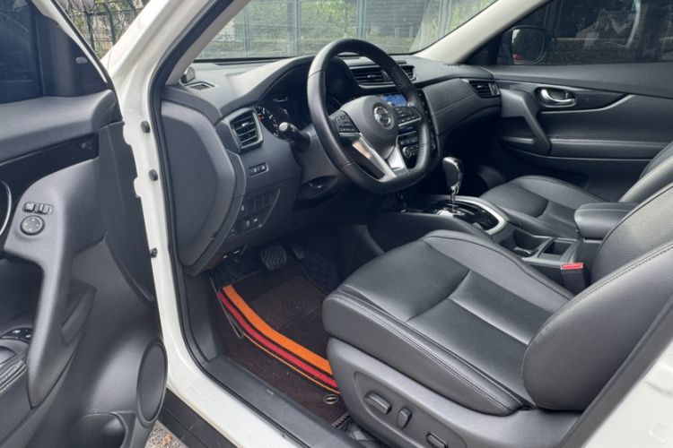 Used Nissan X-Trail 2022 Revised Version 2.0L Two-Wheel Drive Smart Connect & Comfort Edition Interior 2