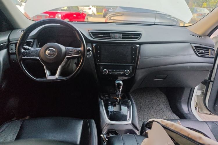 Used Nissan X-Trail 2022 2.0L Two-Wheel Drive Smart Connect & Comfort Edition Interior 2