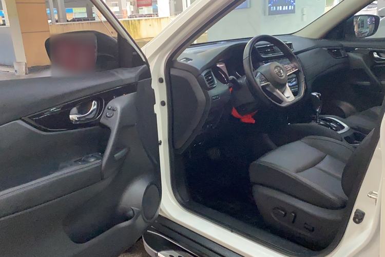 Used Nissan X-Trail 2022 2.0L Two-Wheel Drive Smart Connect & Comfort Edition Interior 2