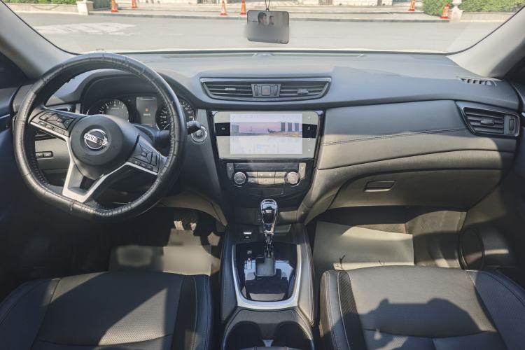 Used Nissan X-Trail 2022 Revised Version 2.0L Two-Wheel Drive Smart Connect & Comfort Edition Interior 3