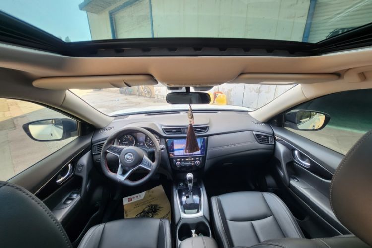 Used Nissan X-Trail 2022 2.0L Two-Wheel Drive Smart Connect Premium Edition Interior 3