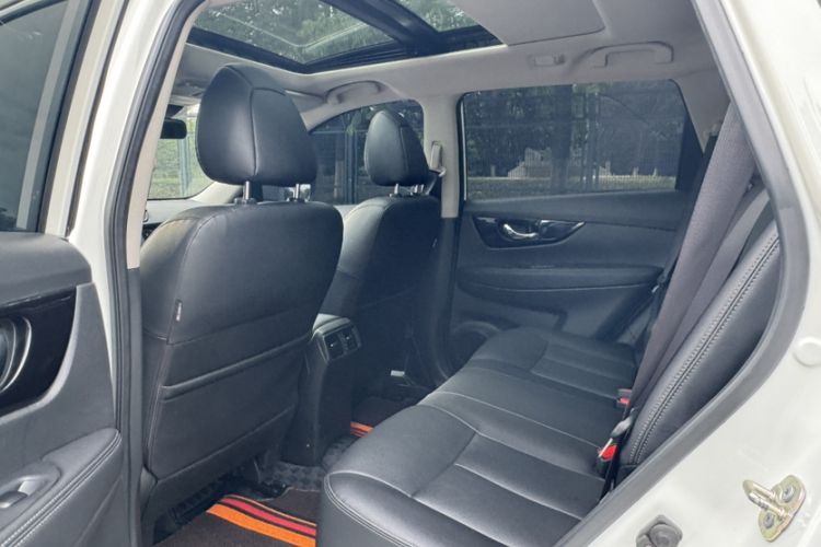 Used Nissan X-Trail 2022 Revised Version 2.0L Two-Wheel Drive Smart Connect & Comfort Edition Interior 3