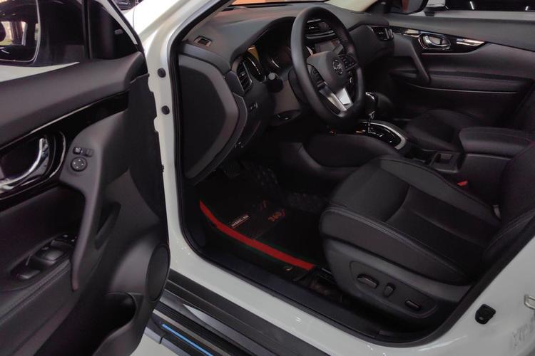 Used Nissan X-Trail 2022 Revised Version 2.0L Two-Wheel Drive Smart Connect & Comfort Edition Interior 3