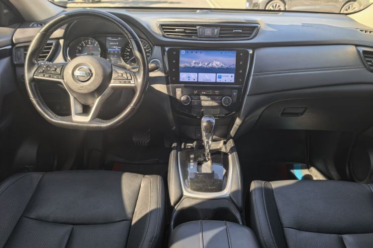 Used Nissan X-Trail 2022 Revised Version 2.0L Two-Wheel Drive Smart Connect Premium Edition Interior 3