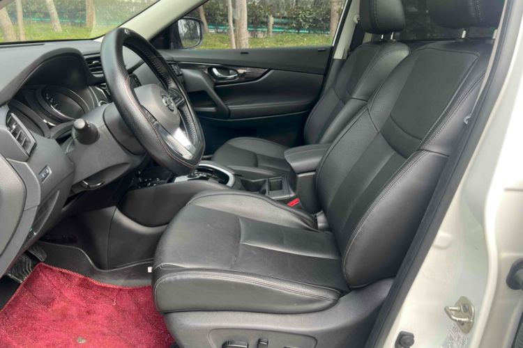 Used Nissan X-Trail 2022 Revised Version 2.0L Two-Wheel Drive Smart Connect Premium Edition Interior 3