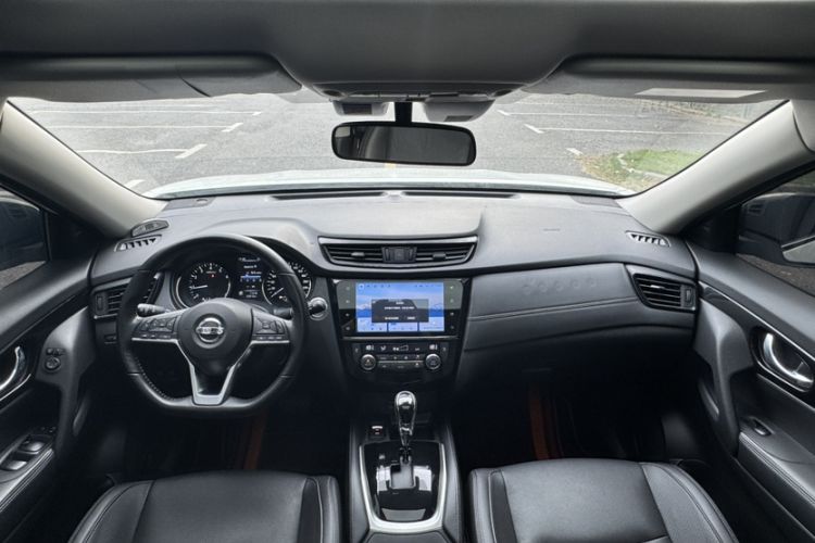 Used Nissan X-Trail 2022 Revised Version 2.0L Two-Wheel Drive Smart Connect & Comfort Edition Interior 4