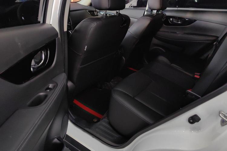 Used Nissan X-Trail 2022 Revised Version 2.0L Two-Wheel Drive Smart Connect & Comfort Edition Interior 4