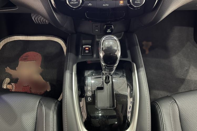 Used Nissan X-Trail 2022 2.0L Two-Wheel Drive Smart Connect & Comfort Edition Interior 4