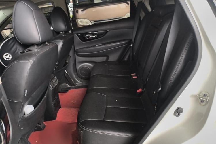 Used Nissan X-Trail 2022 2.0L Two-Wheel Drive Smart Connect Premium Edition Interior 4