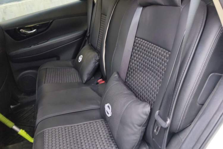 Used Nissan X-Trail 2022 Revised Version 2.0L Two-Wheel Drive Smart Connect Premium Edition Interior 4