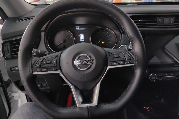 Used Nissan X-Trail 2022 Revised Version 2.0L Two-Wheel Drive Smart Connect & Comfort Edition Interior 5