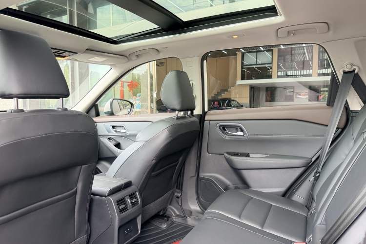 Used Nissan X-Trail 2022 VC-Turbo 300 CVT 2WD Star & Moon Limited Edition Interior 5