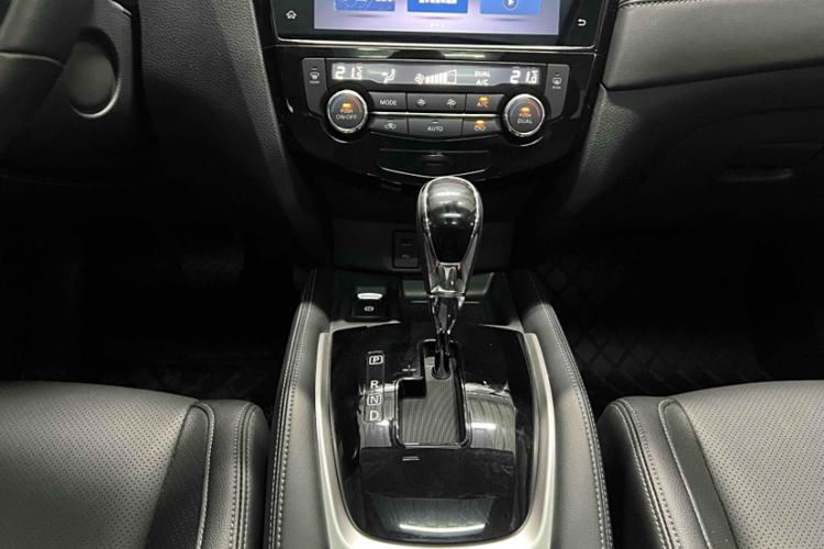 Used Nissan X-Trail 2022 Revised Version 2.0L Two-Wheel Drive Smart Connect & Comfort Edition Interior 6