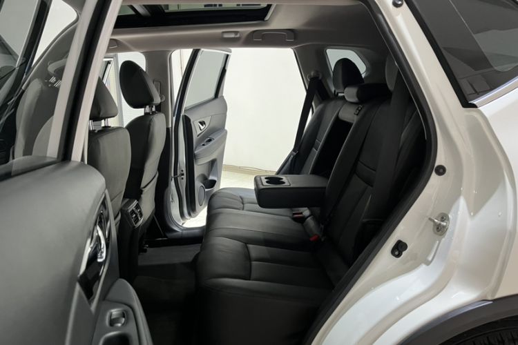 Used Nissan X-Trail 2022 2.0L Two-Wheel Drive Smart Connect & Comfort Edition Interior 6