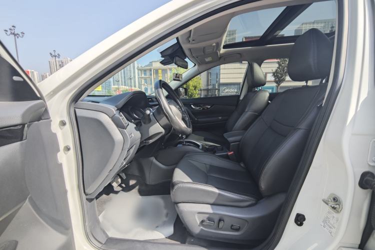 Used Nissan X-Trail 2022 Revised Version 2.0L Two-Wheel Drive Smart Connect & Comfort Edition Interior 7