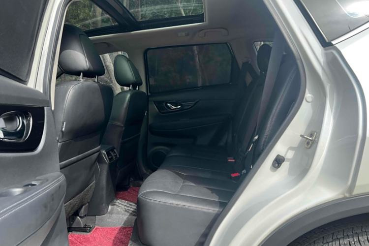 Used Nissan X-Trail 2022 Revised Version 2.0L Two-Wheel Drive Smart Connect Premium Edition Interior 7