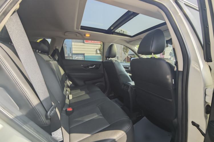 Used Nissan X-Trail 2022 Revised Version 2.0L Two-Wheel Drive Smart Connect & Comfort Edition Interior 8
