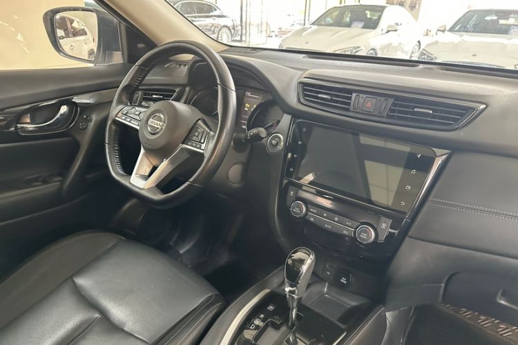 Used Nissan X-Trail 2022 2.0L Two-Wheel Drive Smart Connect Premium Edition Interior 9
