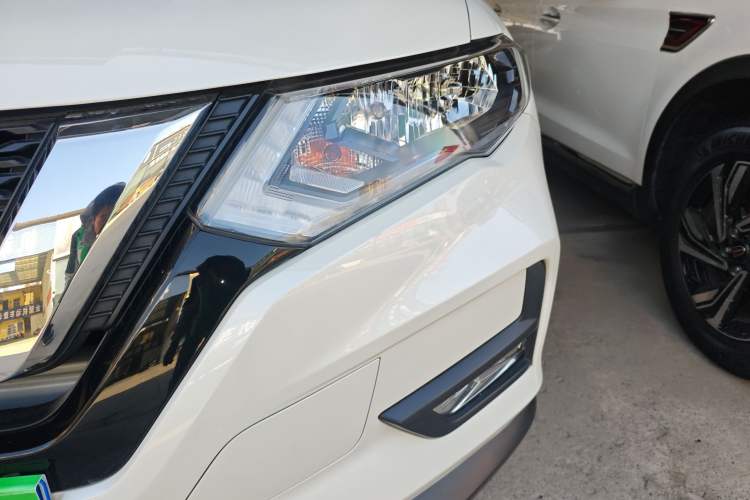 Used Nissan X-Trail 2022 2.0L Two-Wheel Drive Smart Connect & Comfort Edition Left Front Headlight
