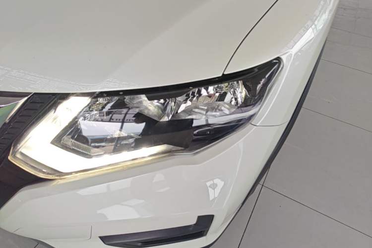 Used Nissan X-Trail 2022 2.0L Two-Wheel Drive Smart Connect & Comfort Edition Left Front Headlight