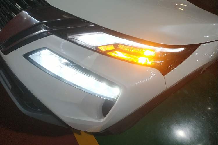 Used Nissan X-Trail 2022 VC-Turbo 300 CVT 2WD Star & Moon Limited Edition Left Front Headlight