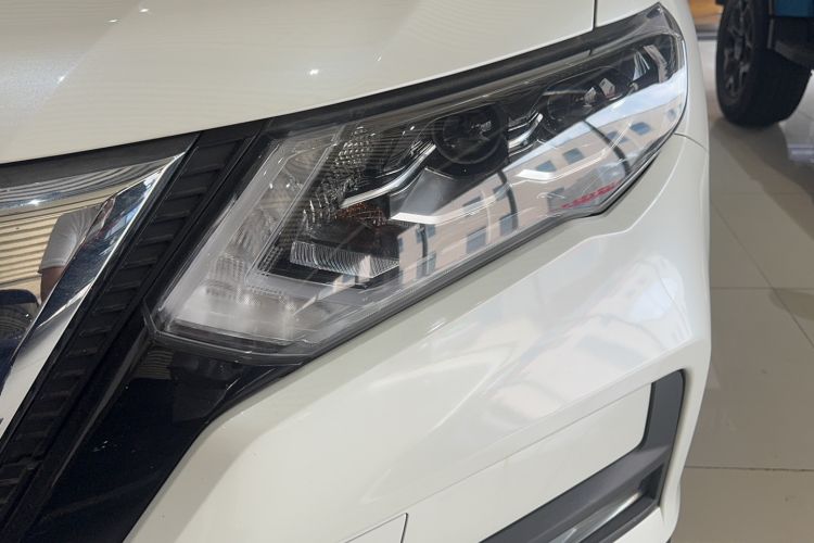 Used Nissan X-Trail 2022 Revised Version 2.0L Two-Wheel Drive Smart Connect Premium Edition Left Front Headlight