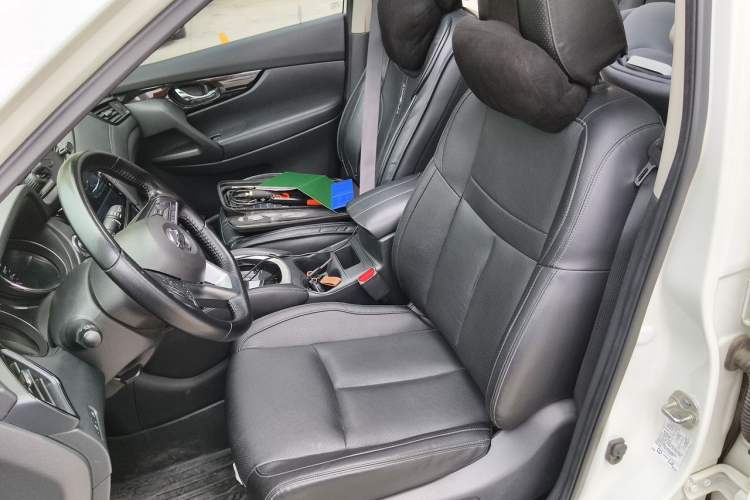 Used Nissan X-Trail 2022 Revised Version 2.0L Two-Wheel Drive Smart Connect Premium Edition Left Front Seat