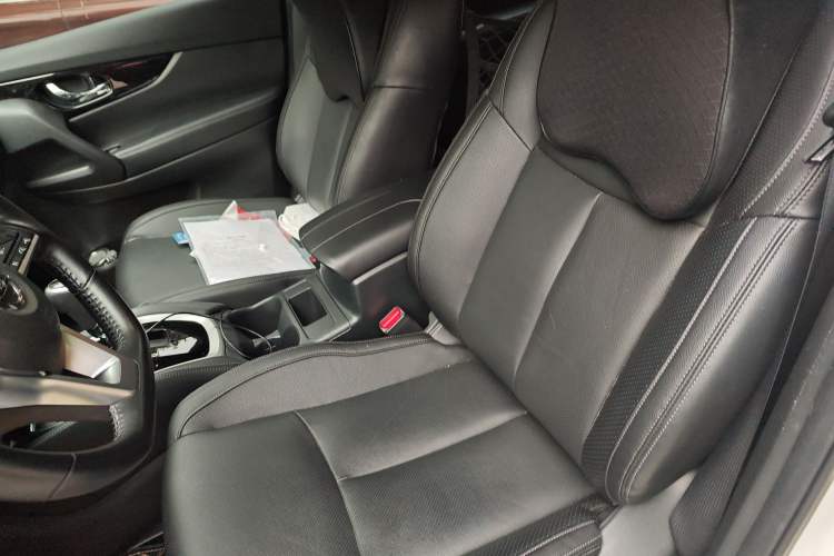 Used Nissan X-Trail 2022 Revised Version 2.0L Two-Wheel Drive Smart Connect Premium Edition Left Front Seat