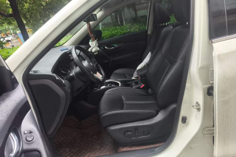 Used Nissan X-Trail 2022 2.0L Two-Wheel Drive Smart Connect & Comfort Edition Left Front Seat