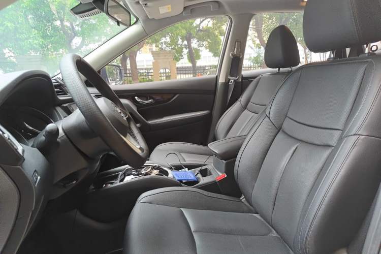 Used Nissan X-Trail 2022 Revised Version 2.0L Two-Wheel Drive Smart Connect Premium Edition Left Front Seat