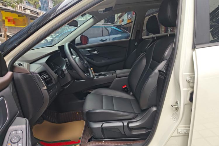 Used Nissan X-Trail 2022 VC-Turbo 300 CVT 2WD Star & Moon Limited Edition Left Front Seat