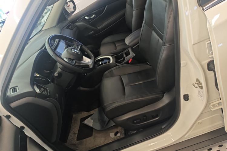 Used Nissan X-Trail 2022 Revised Version 2.0L Two-Wheel Drive Smart Connect Premium Edition Left Front Seat