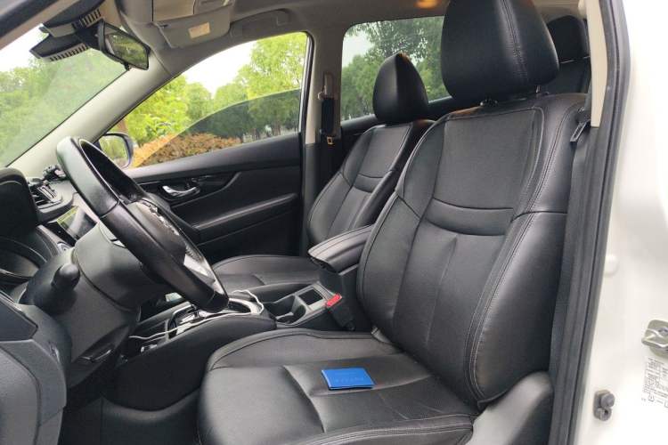 Used Nissan X-Trail 2022 Revised Version 2.0L Two-Wheel Drive Smart Connect Premium Edition Left Front Seat