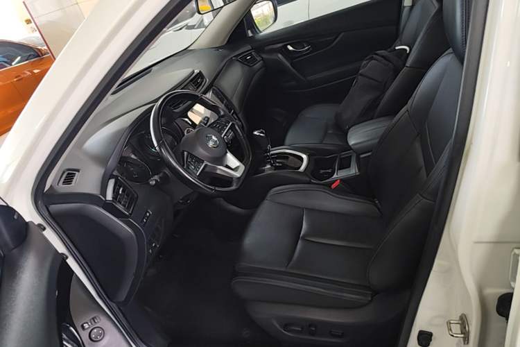 Used Nissan X-Trail 2022 2.0L Two-Wheel Drive Smart Connect Premium Edition Left Front Seat