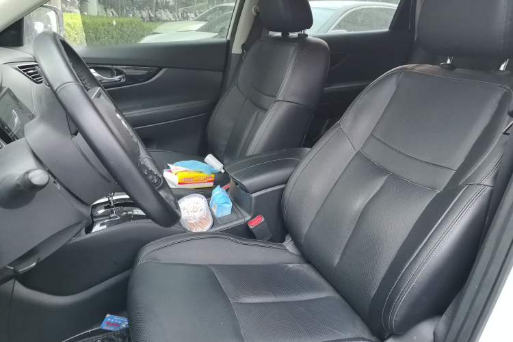 Used Nissan X-Trail 2022 2.0L Two-Wheel Drive Smart Connect Premium Edition Left Front Seat