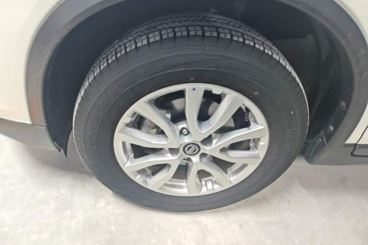 Used Nissan X-Trail 2022 Revised Version 2.0L Two-Wheel Drive Smart Connect Premium Edition Left Front Wheel Hub