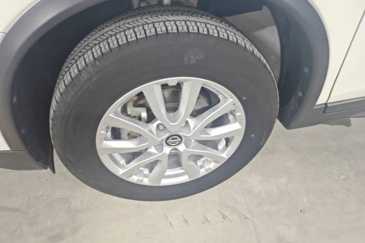 Used Nissan X-Trail 2022 Revised Version 2.0L Two-Wheel Drive Smart Connect Premium Edition Left Front Wheel Hub