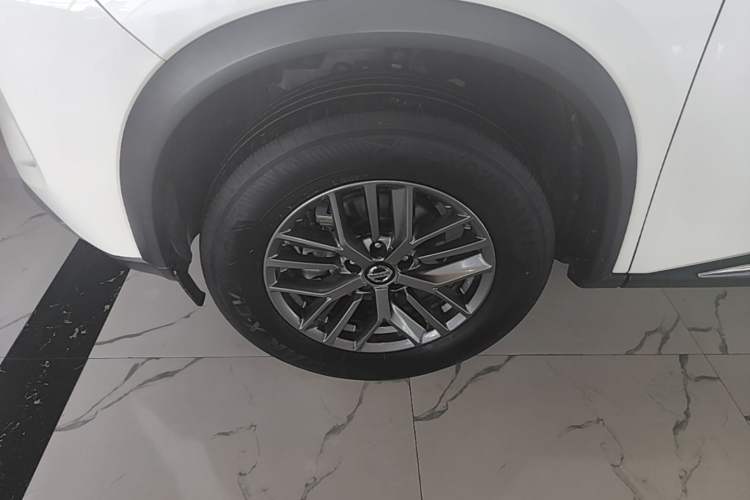 Used Nissan X-Trail 2022 VC-Turbo 300 CVT 2WD Star & Moon Limited Edition Left Front Wheel Hub
