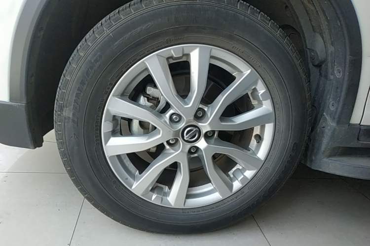 Used Nissan X-Trail 2022 Revised Version 2.0L Two-Wheel Drive Smart Connect & Comfort Edition Left Front Wheel Hub
