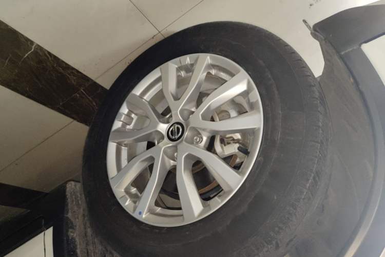 Used Nissan X-Trail 2022 2.0L Two-Wheel Drive Smart Connect & Comfort Edition Left Front Wheel Hub