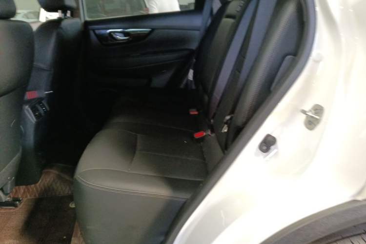 Used Nissan X-Trail 2022 2.0L Two-Wheel Drive Smart Connect Premium Edition Left Rear Seat