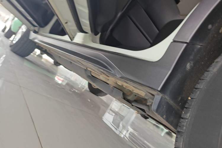 Used Nissan X-Trail 2022 2.0L Two-Wheel Drive Smart Connect & Comfort Edition Left Side Sill