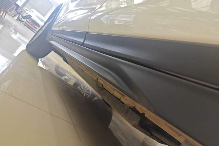 Used Nissan X-Trail 2022 Revised Version 2.0L Two-Wheel Drive Smart Connect Premium Edition Left Side Sill