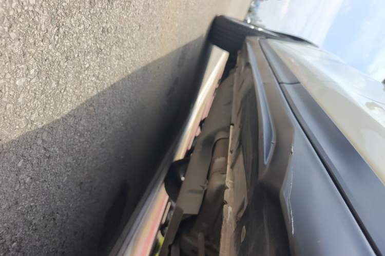 Used Nissan X-Trail 2022 2.0L Two-Wheel Drive Smart Connect Premium Edition Left Side Sill