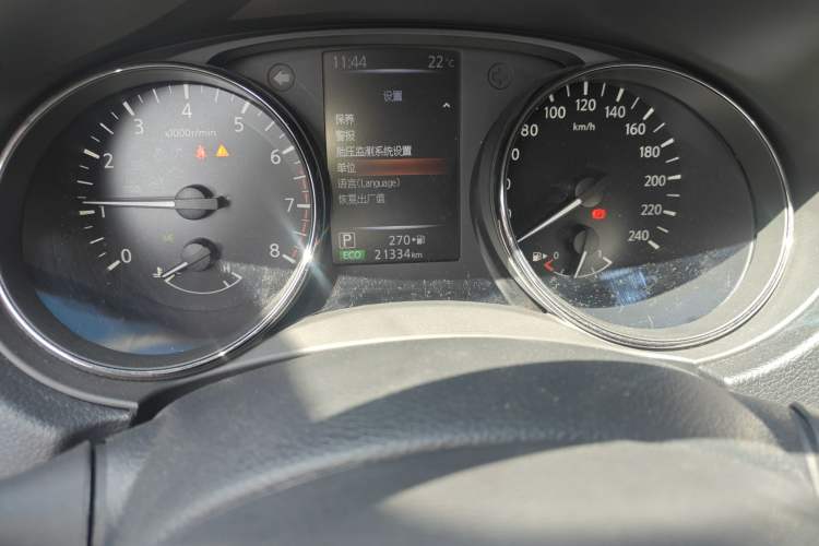 Used Nissan X-Trail 2022 Revised Version 2.0L Two-Wheel Drive Smart Connect Premium Edition Odometer Close Up